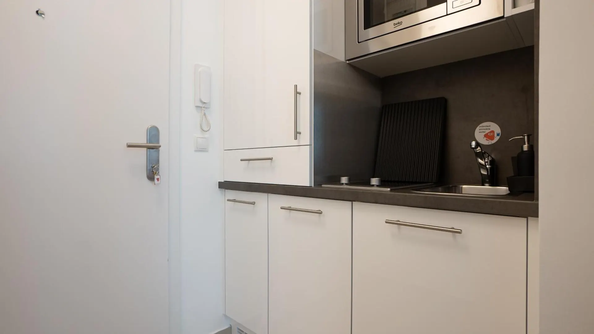 Apartment Bright Modern Studio In Center With A Queen Bed Vienna Austria