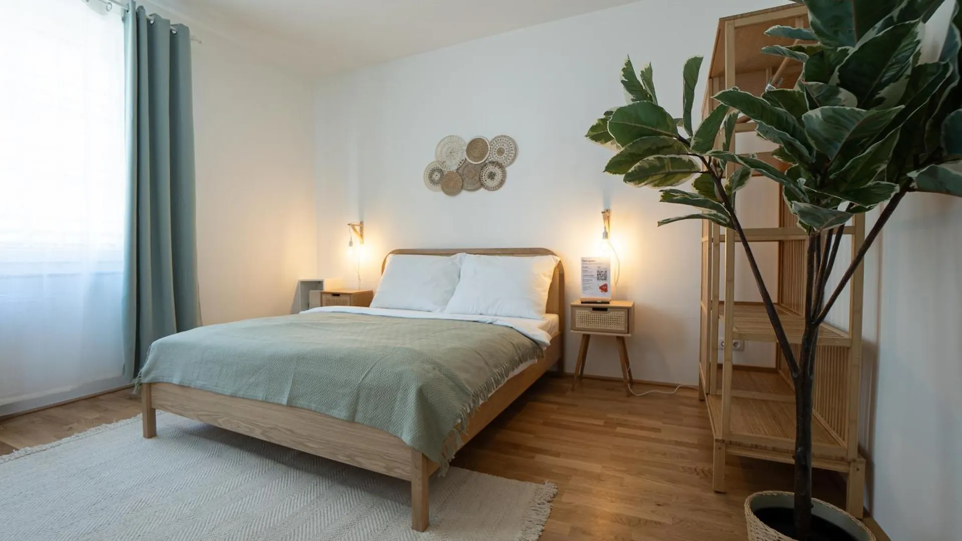 Bright Modern Studio In Center With A Queen Bed Vienna Apartment